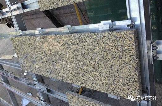 石材的加工要求与具体安装步骤:1,石材加工,开槽1)检查石材色差,尺寸